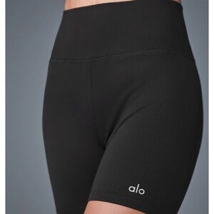 Alo Ribbed Biker Shorts